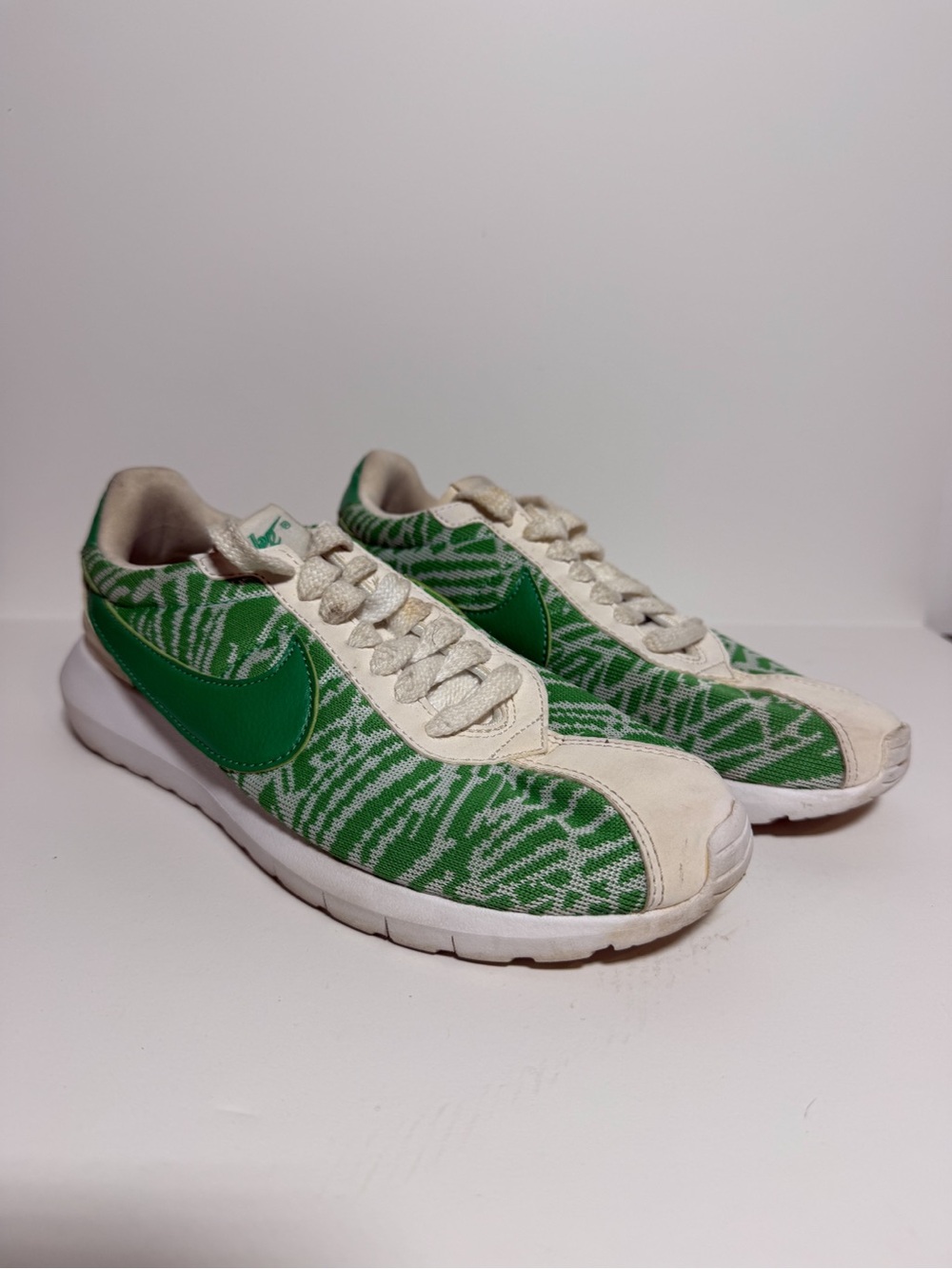 Nike Women’s Roshe‎ Run LD-1000 Retro Style Sneaker Size 6